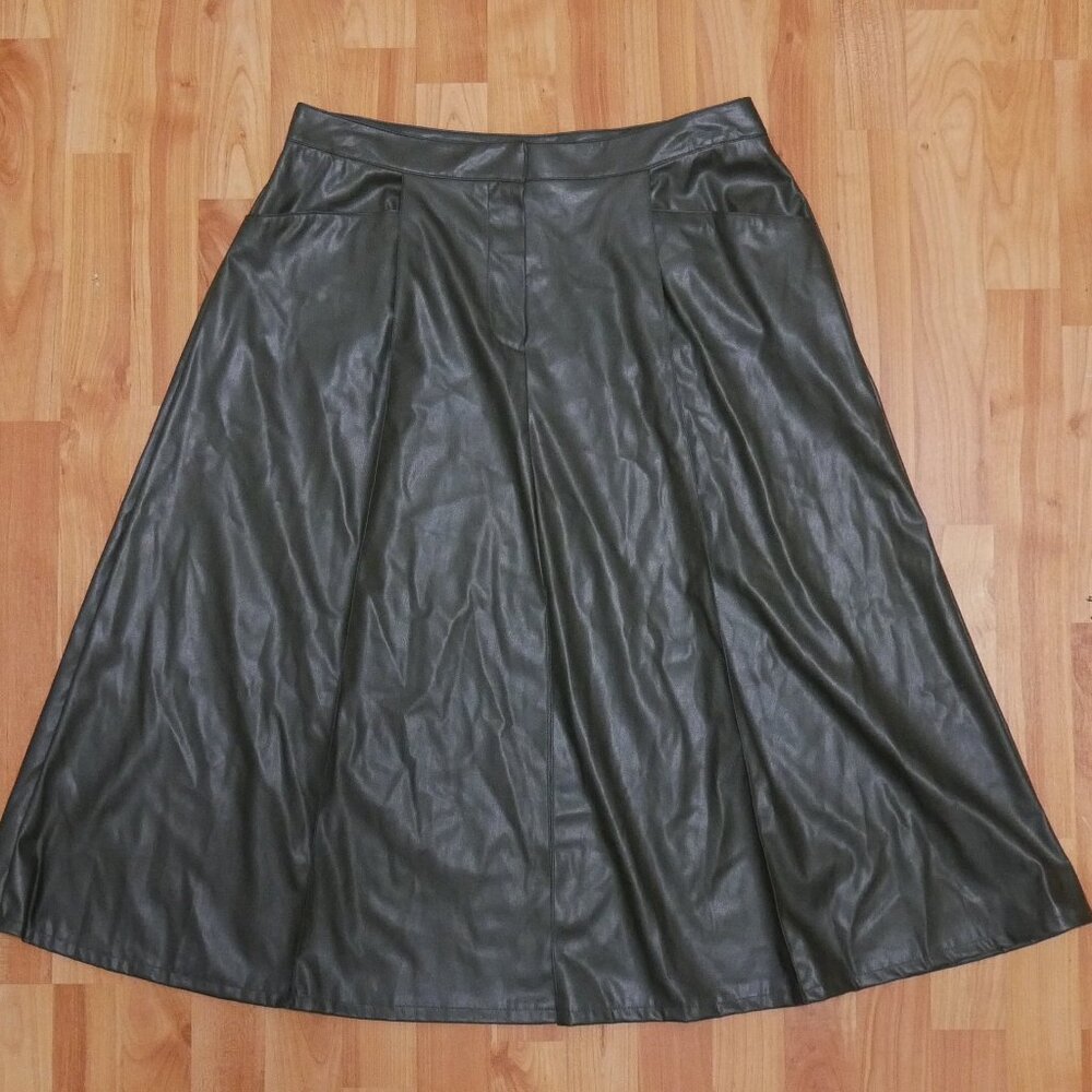 Worthington Faux Leather Midi Skirt Women's Size 14 Green A line Button Zip Hook